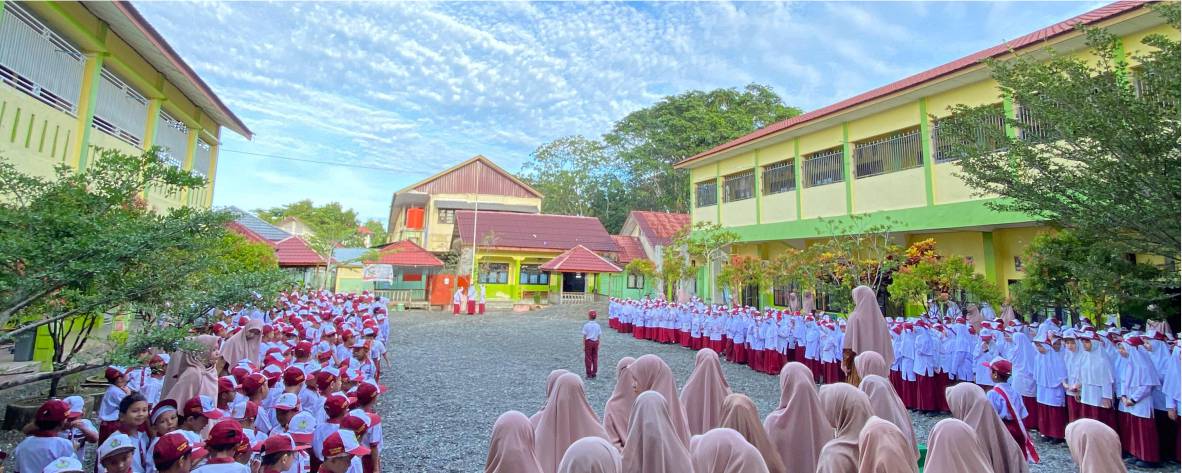 Upacara di SD Teuku Umar