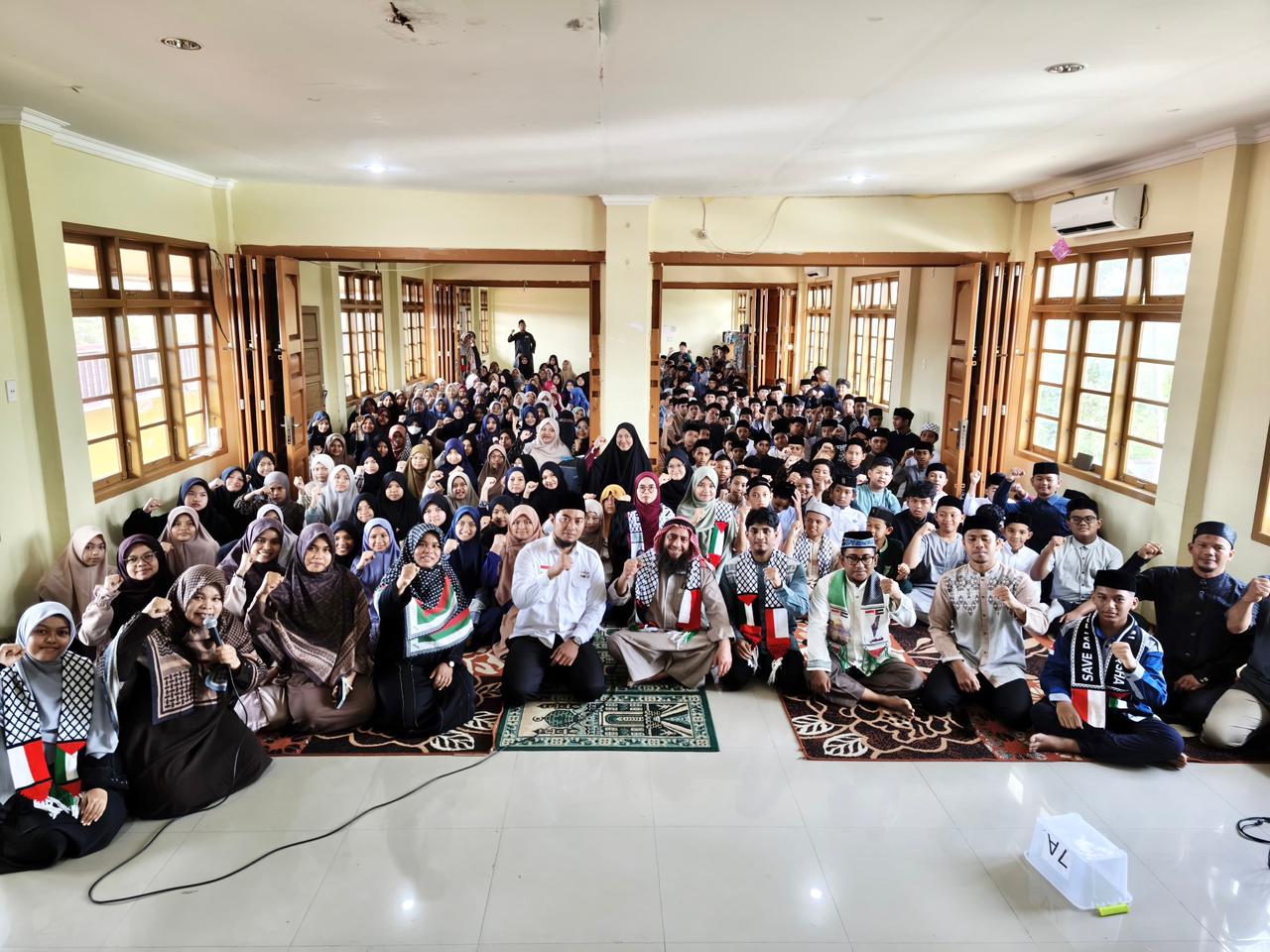 SMPIT Teuku Umar Belajar Al-Qur’an Bersama Ulama Palestina